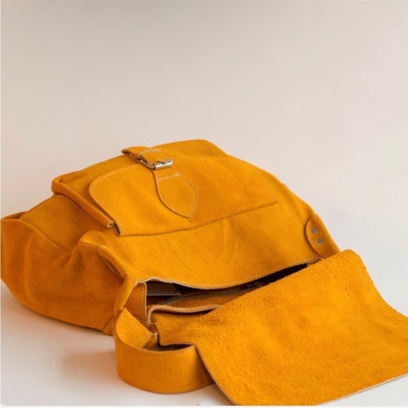 A Detacher Annabel marigold suede bag NEW - Picture 4 of 12